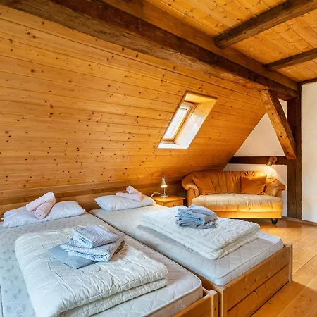 Nyaraló Henneberg *