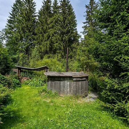 Henneberg Nyaraló *